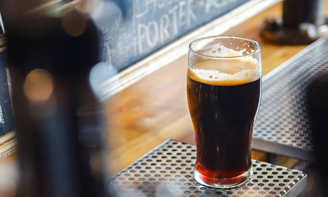 6stouts and porters that are made for summer drinking
