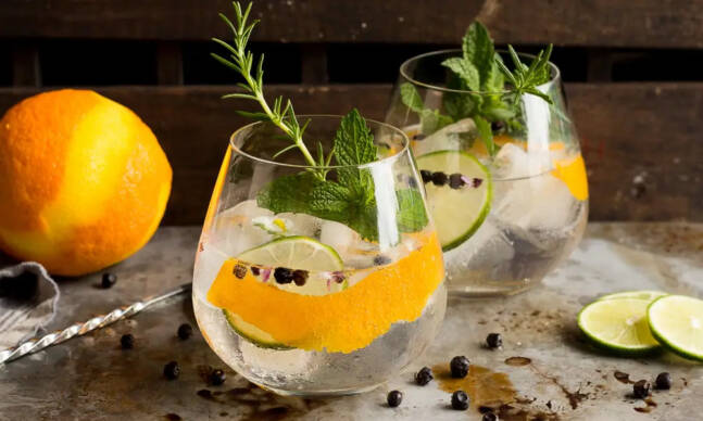 Improve Your Gin & Tonic By Making It a Spanish Gin & Tonic
