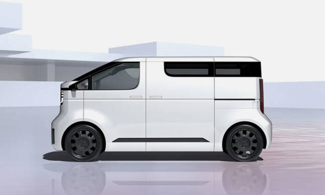 The Toyota Kayoibako Is a Customizable Electric Microvan Concept
