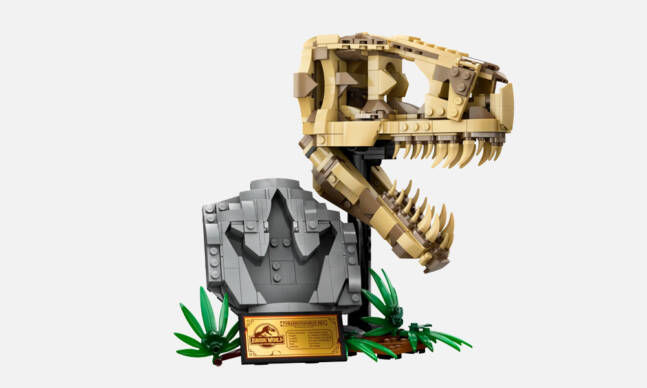Jurassic World Dinosaur Fossils: T. rex Skull LEGO Set