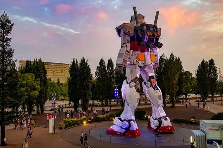 Enormous Gundam Robot is the Largest Walking Robot in the World