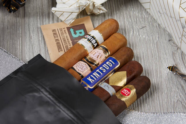 Light Up the Holidays: 5 Cigars, $34.99 + Free Shipping!