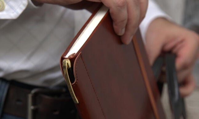 The 7 Best Leather Journals To Keep Your Thoughts in One Place This Year