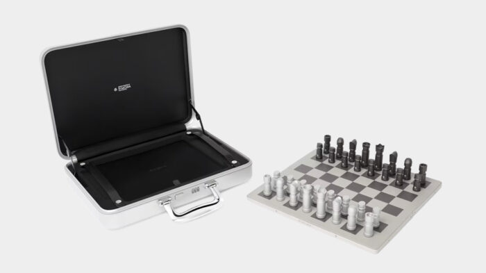 Rimowa-Chess-1