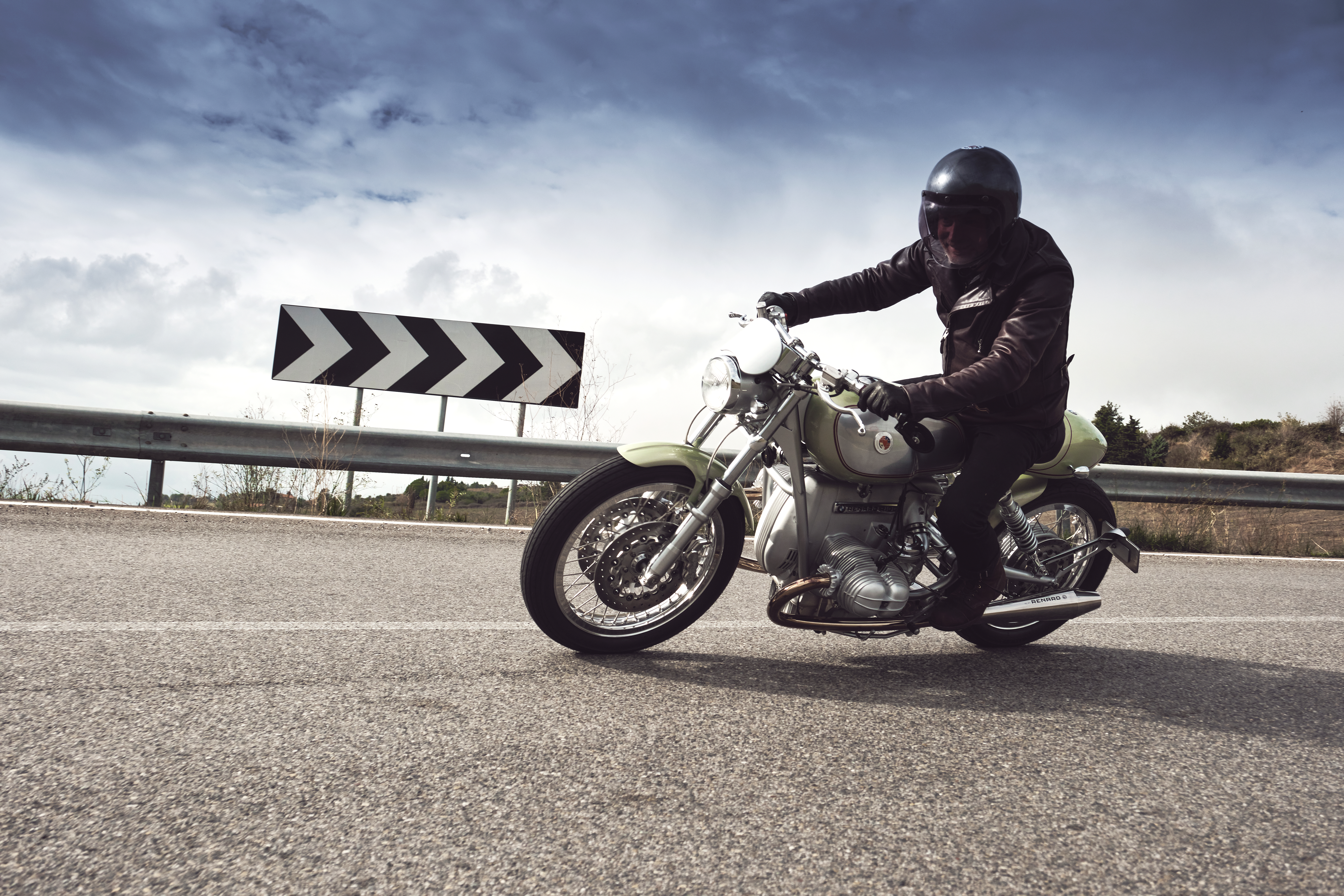 riding renard motorcycle