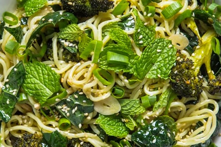 Cold Sesame Noodles With Broccoli and Kale