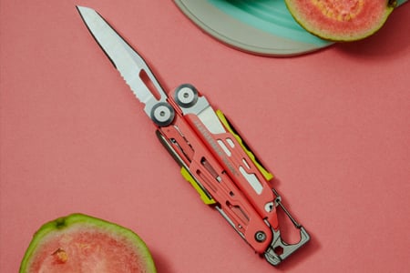 Leatherman Signal in Guava