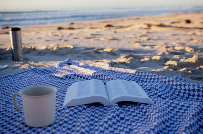 9-Beach-Reads-for-Every-Type-of-Guy