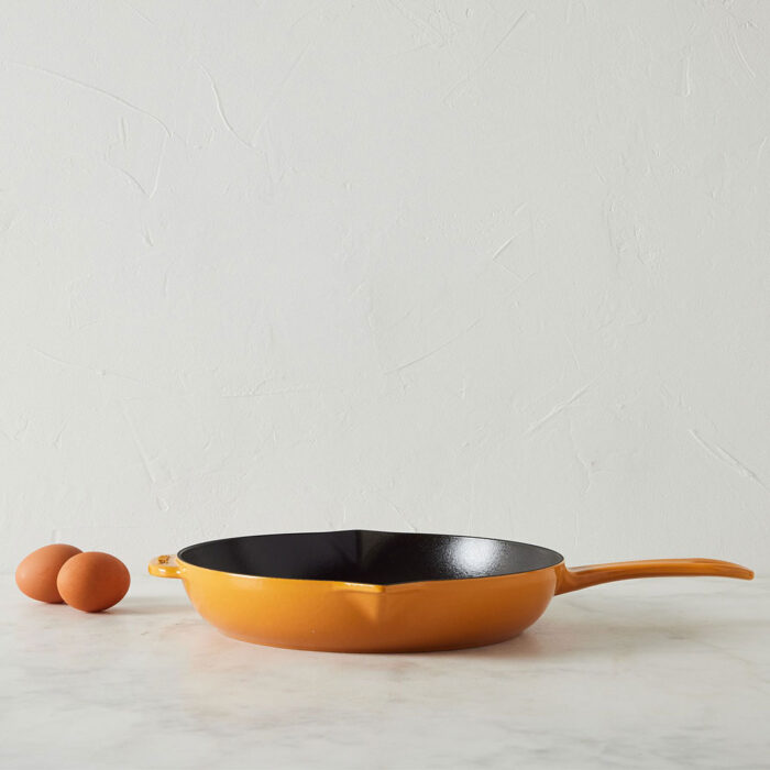 staub-cast-iron-frying-pan