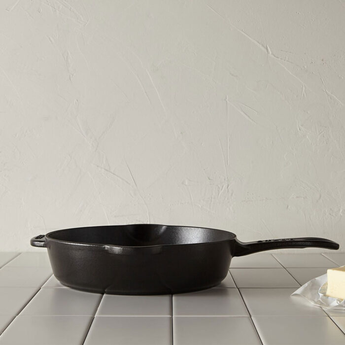 staub-cast-iron-deep-fry-pan