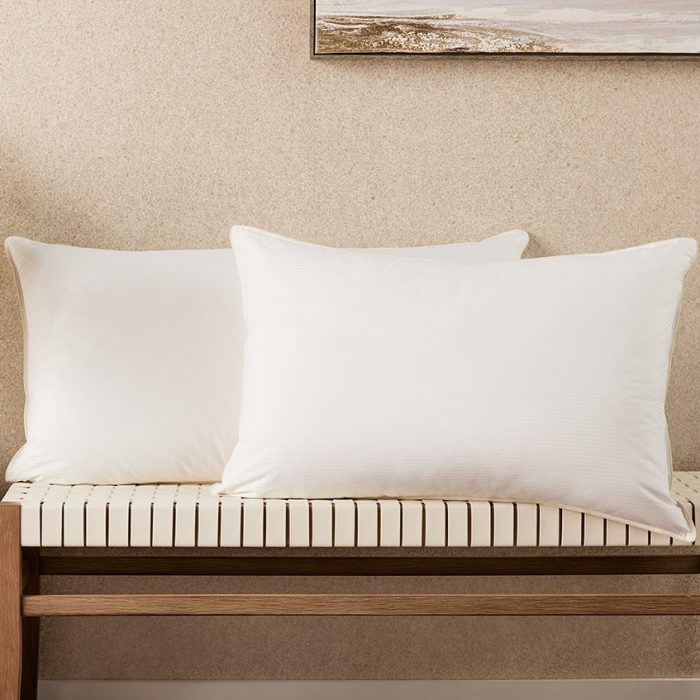 Mandarin Oriental Firm Feather & Down Pillow