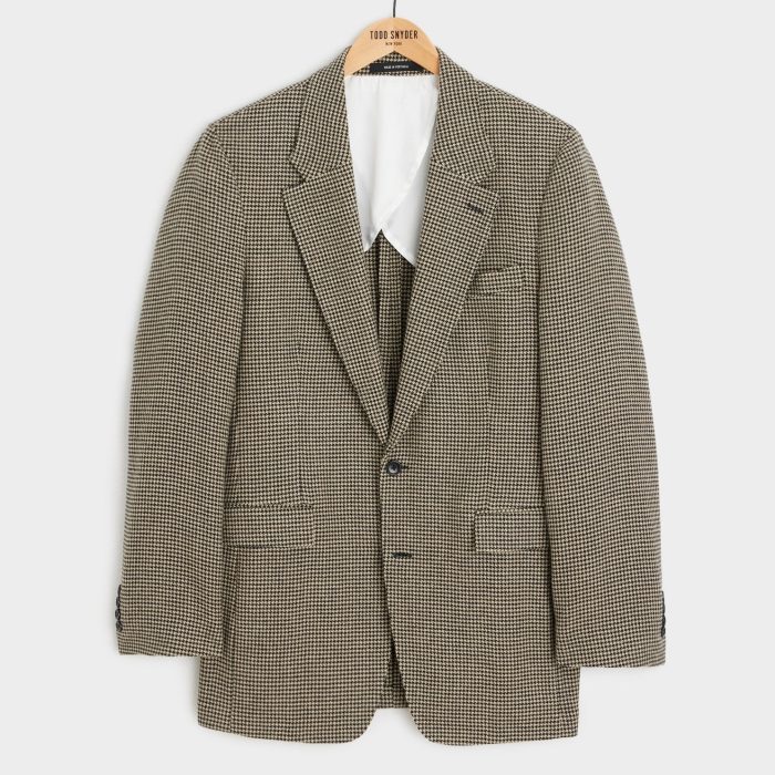 Todd Snyder Italian Flannel Wythe Jacket in Cream Houndstooth