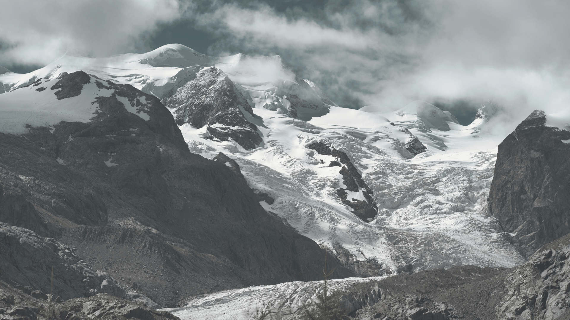Upgrade je outdooruitrusting met de beste broek voor alpine avonturen