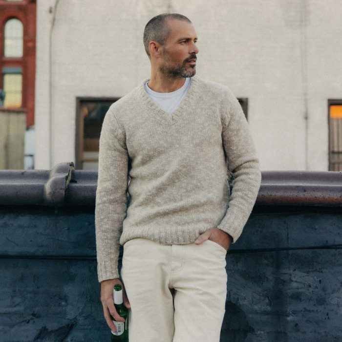 Taylor Stitch V-Neck Sweater in Sable Merino Slub