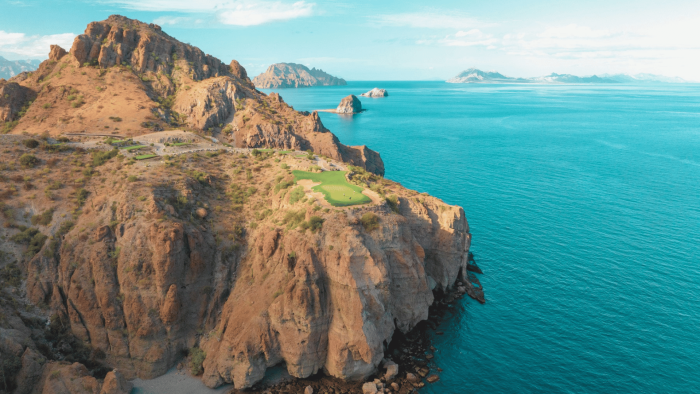 The 9 Most Beautiful Golf Holes in Mexico